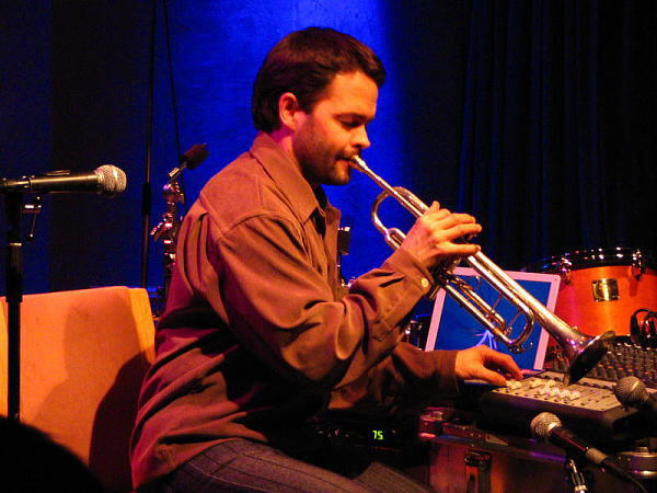 Arve Henriksen �i�A�����F�E�w�����N�Z���j �ʐ^