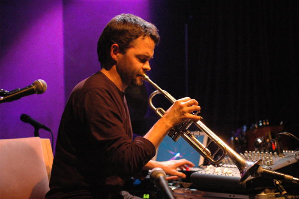 Arve Henriksen �i�A�����F�E�w�����N�Z���j �ʐ^