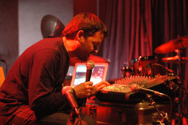 Arve Henriksen �i�A�����F�E�w�����N�Z���j �ʐ^